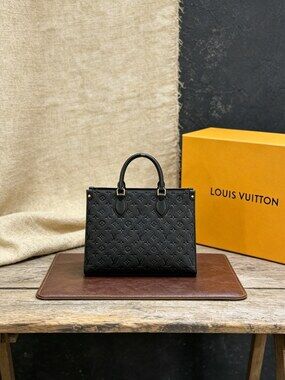 Louis Vuitton OnTheGo MM Bag